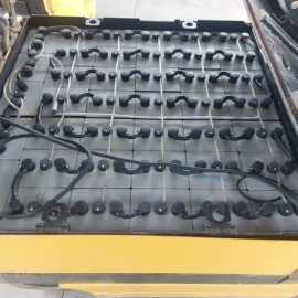 4-carrello elevatore marca om modello E25AC